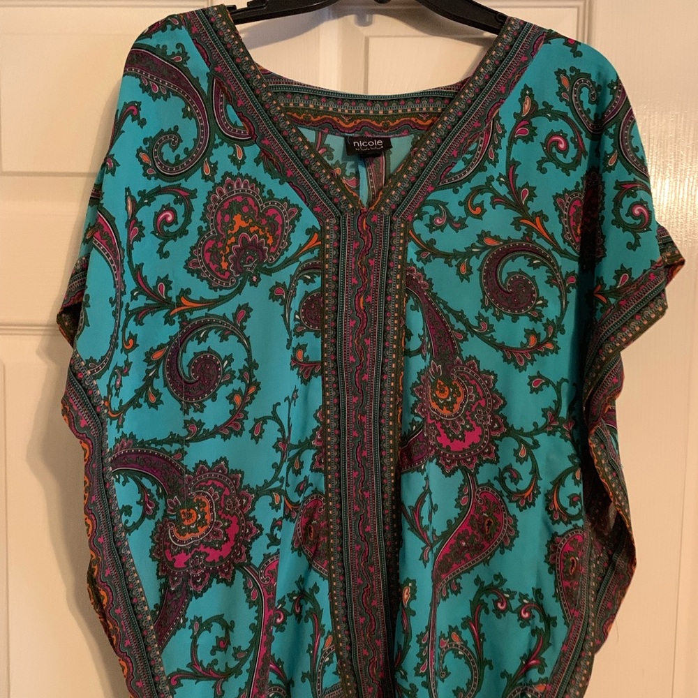 Fun print tunic! Fits like small